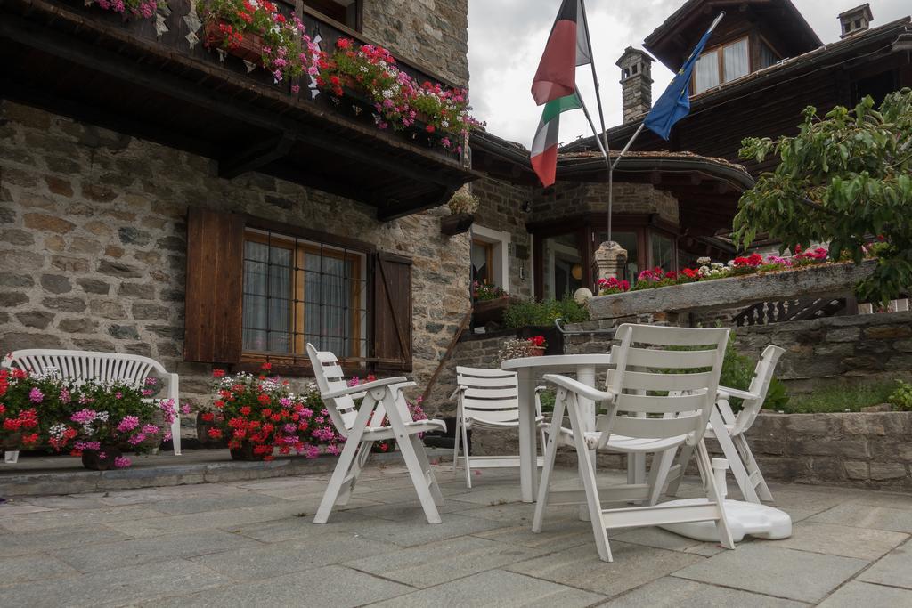 Petit Hotel Cogne Zewnętrze zdjęcie