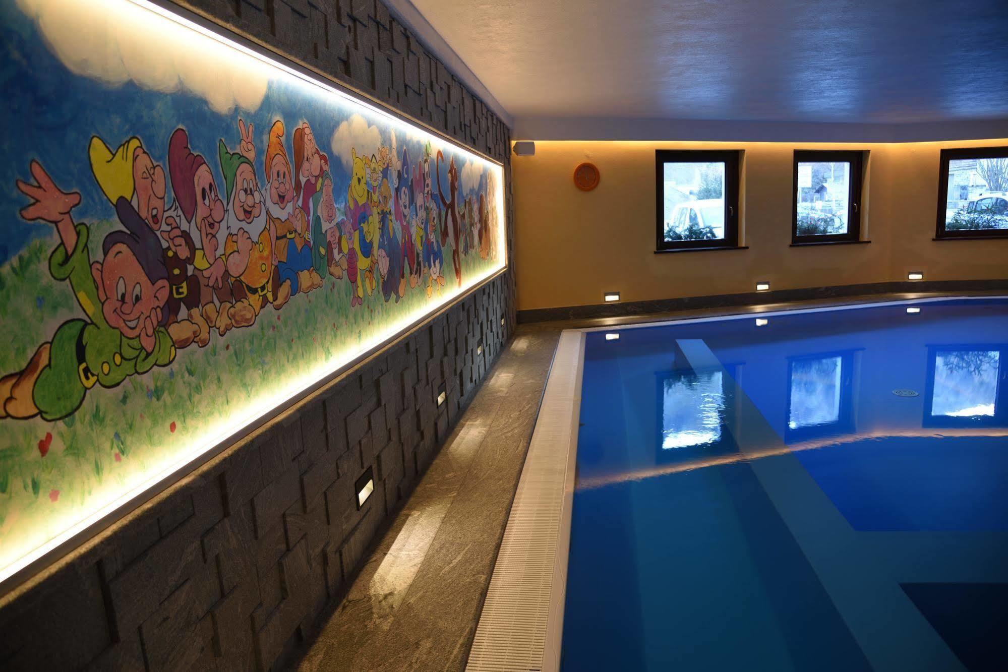 Petit Hotel Cogne Zewnętrze zdjęcie